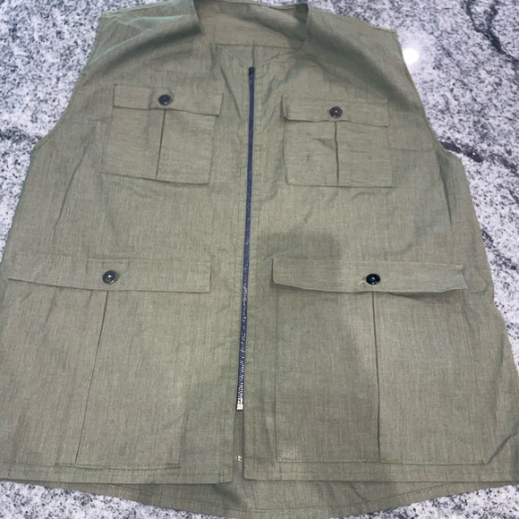 🍀3 FOR $15🍀 | Handmade | Olive | Vest | Zipper Close | 4 Lg Pocket | Gardening - Picture 8 of 16